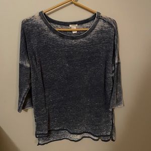 6/$10 L Forever 21 TShirt